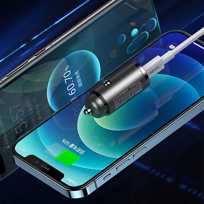 Polnjenje 2 naprav hkrati – vhod USB-A in USB-C!